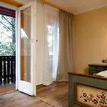 Zum See, Hotell
