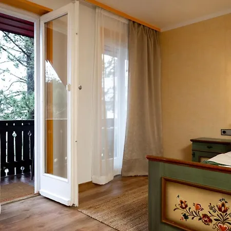 Zum See, Hotel