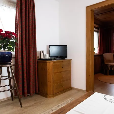 Hotel Zum See, *