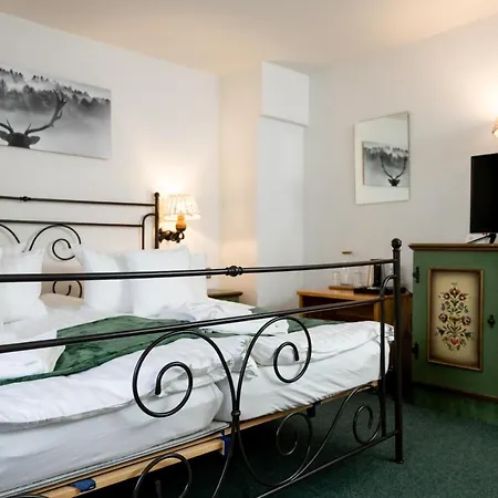 Szálloda Zum See, *