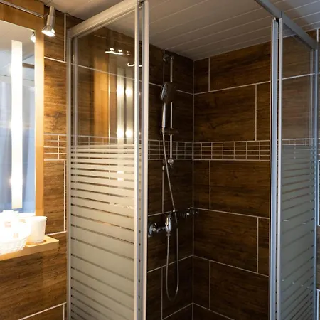 Zum See, Szálloda *